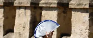 Emiten alerta en provincias españolas por primera ola de calor