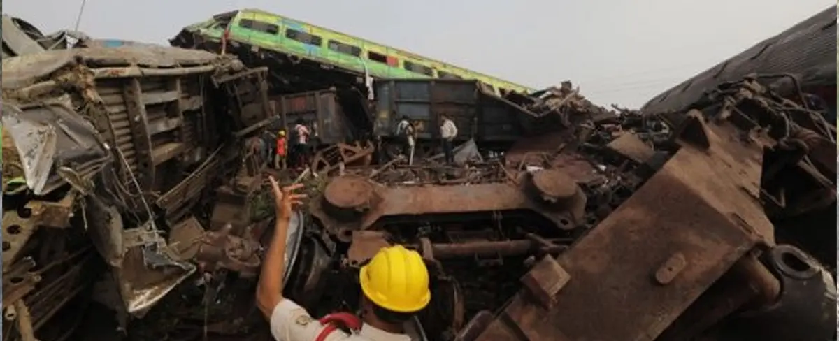 Colisión de trenes en Odisha, India, deja al menos 261 muertos