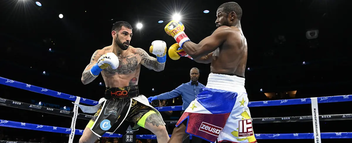 Pelea de exhibición de Floyd Mayweather termina en trifulca sobre el ring