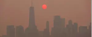 Humo de los incendios de Canadá oscurecen Nueva York