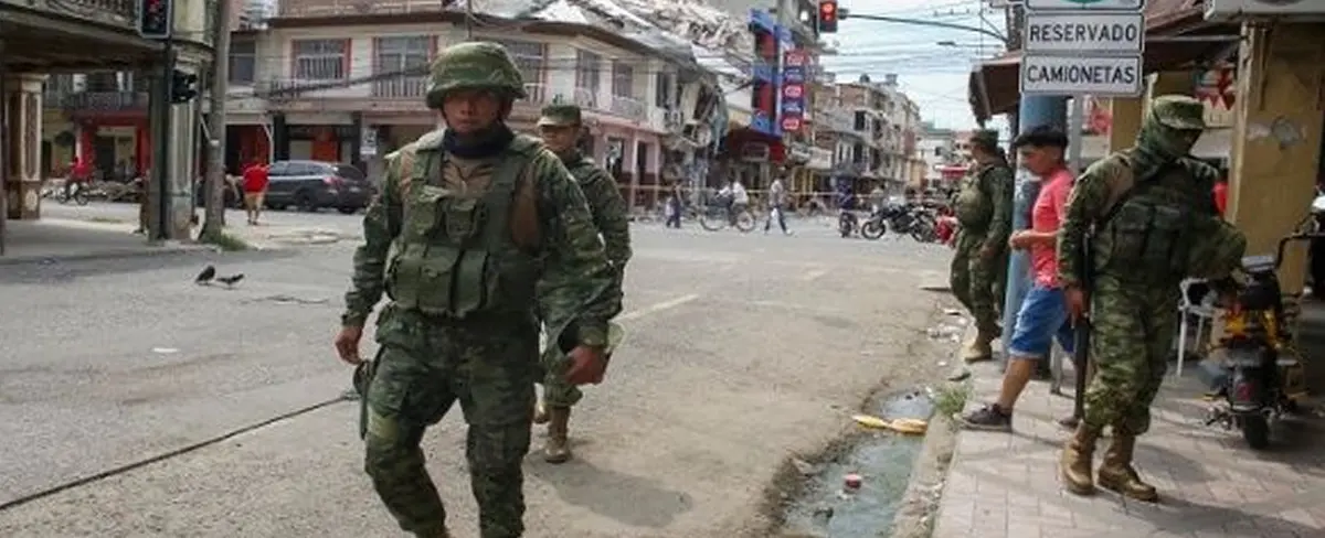 Autorizan a militares usar armas contra delincuentes en Ecuador