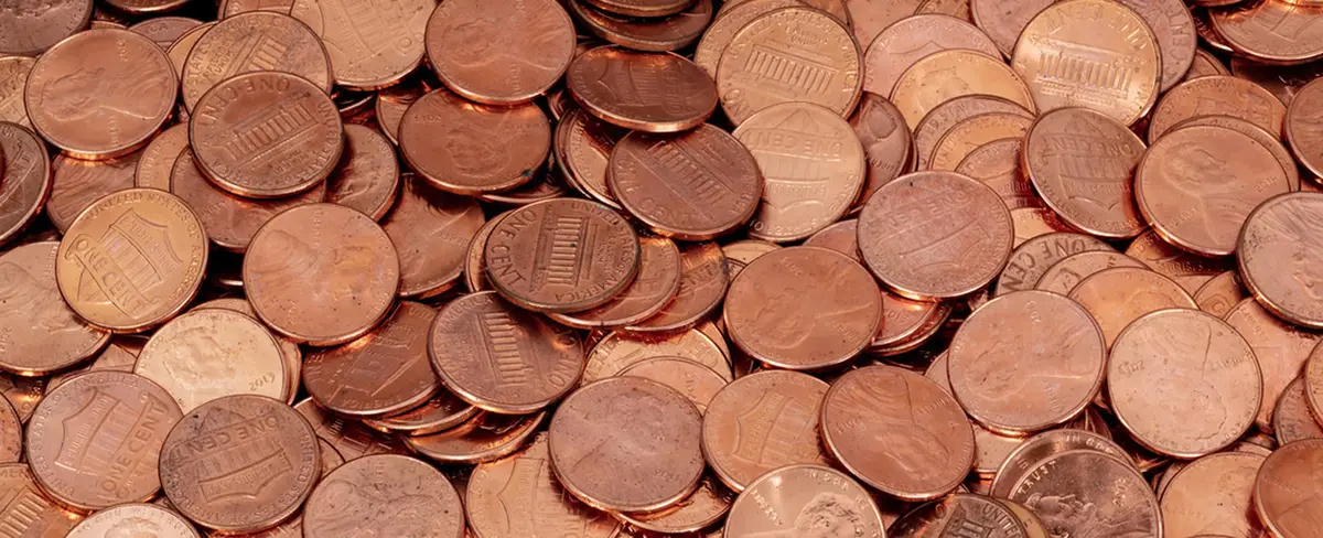 Descubre 1 millón de monedas de cobre en su sótano
