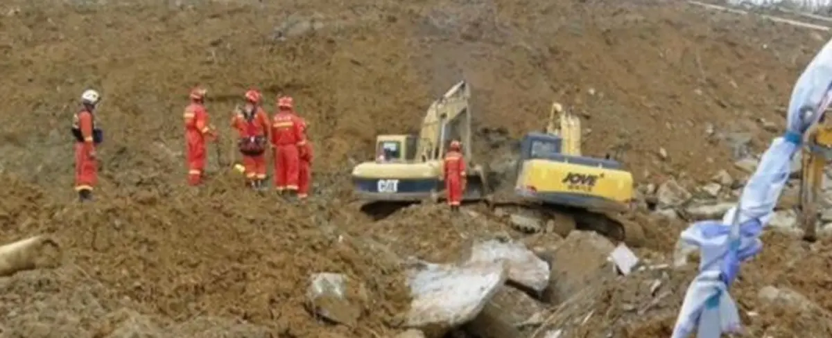 Al menos 14 muertos deja alud de tierra en el suroeste de China