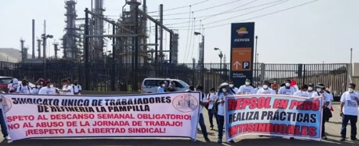 Trabajadores peruanos de Repsol protestan ante abusos laborales