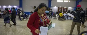 Votos nulos y abstencionismo protagonizan comicios en Guatemala