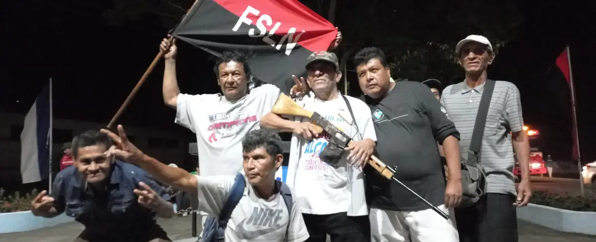 Carazo: familias alzan las banderas rojinegras al son de las músicas testimoniales