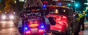 VIDEO: Joven argentina sale ilesa tras potente accidente de tránsito