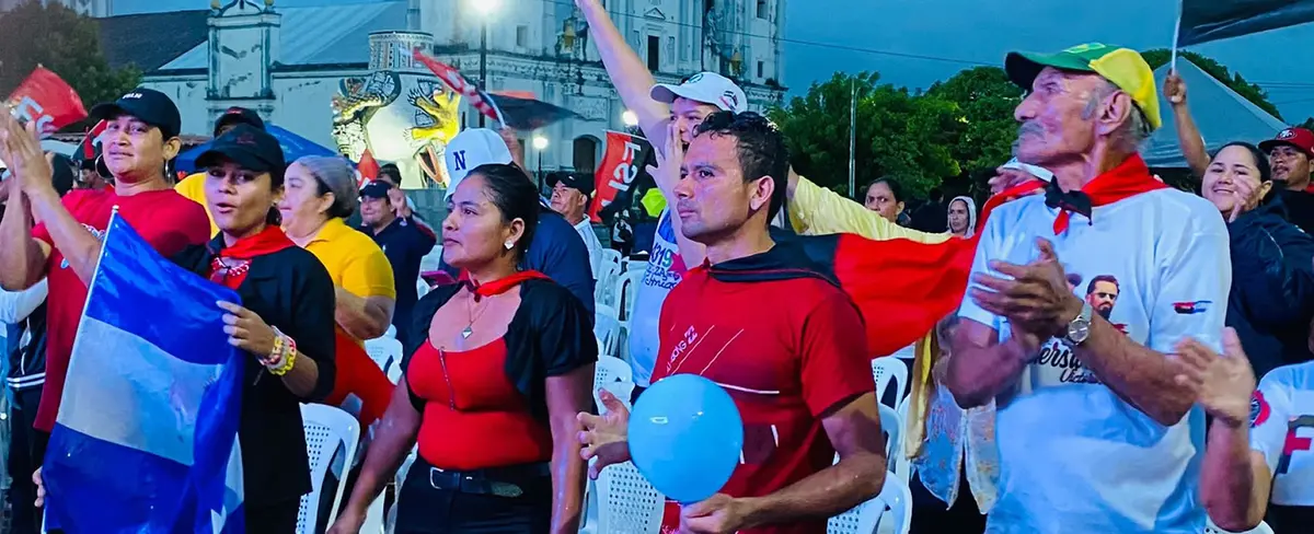 Familias de Rivas disfrutan de música revolucionaria con el grupo Liberarte