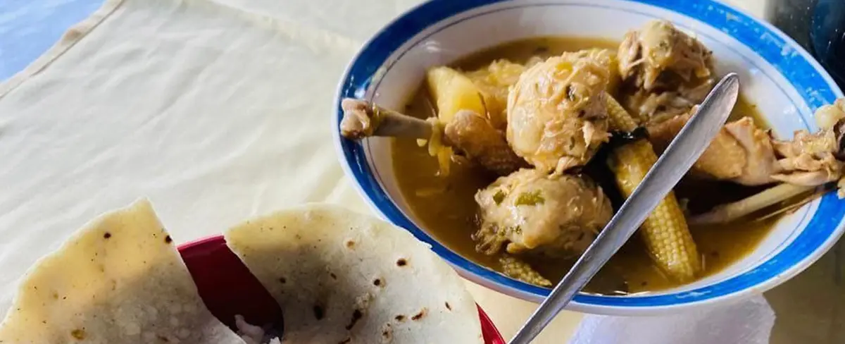 ¡Para chuparse los dedos! Sopa de Albóndigas gana festival sabores de invierno en El Rosario 