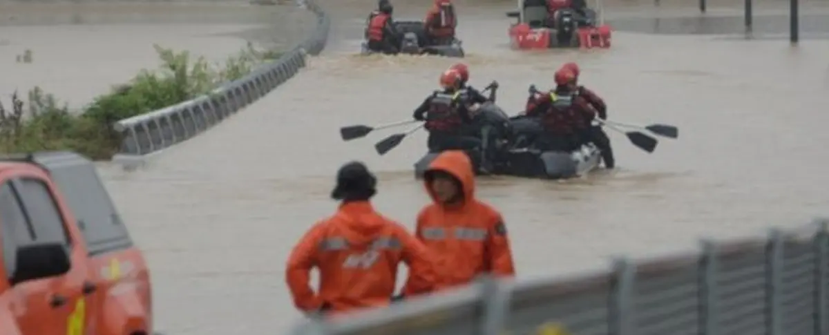 Sube a 37 cifra de muertos por fuertes lluvias en Corea del Sur