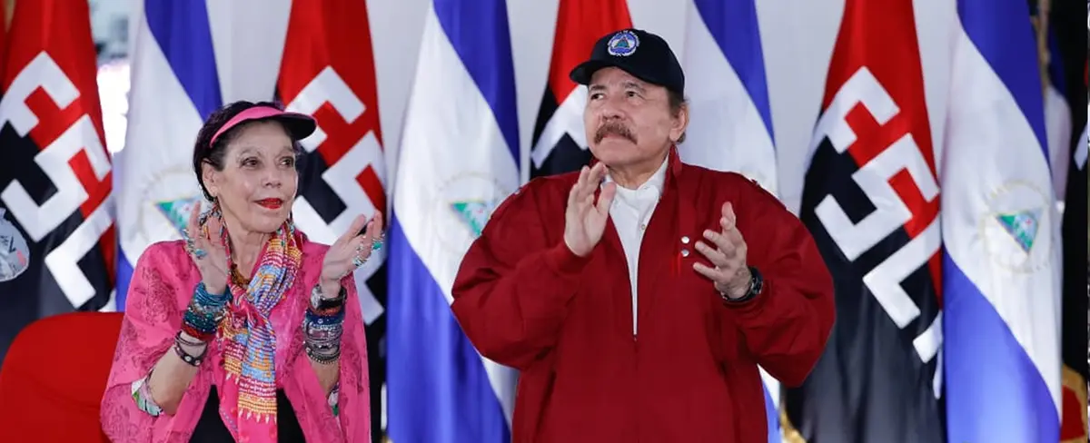 Daniel y Rosario celebran el 44 aniversario de la Revolución Popular Sandinista
