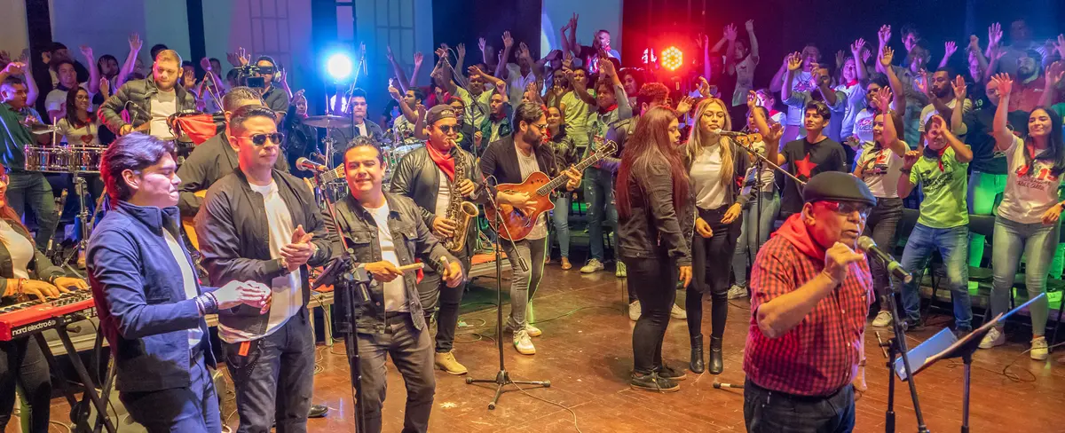 Estrenan disco 44/19 Siempre Más Allá