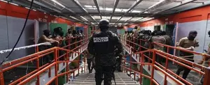 Trasladan en Honduras 1.628 reos a cárceles de máxima seguridad