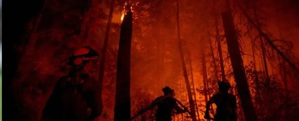 Canadá evacua a más de 35 mil personas por fuertes incendios forestales
