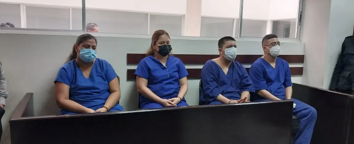 Cómplices de viuda ante la justicia
