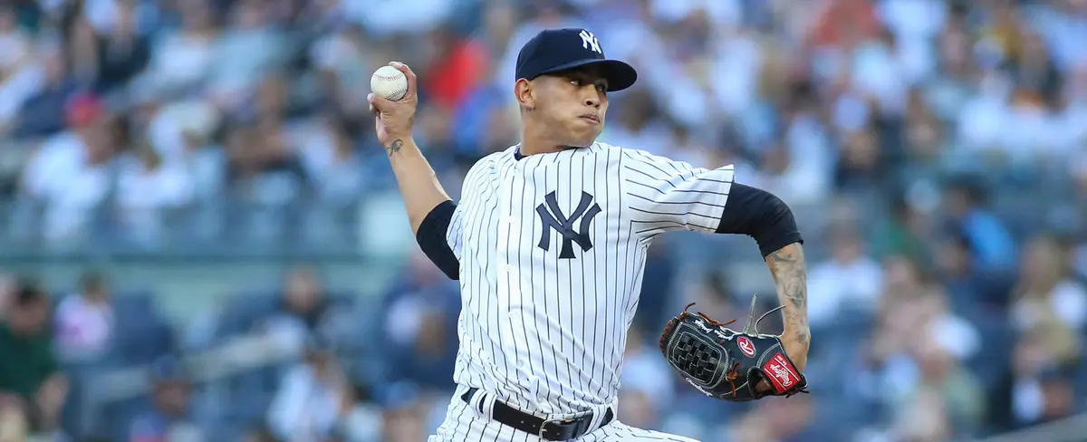 Jonathan Loáisiga obtiene la victoria en el Opening Day de la MLB