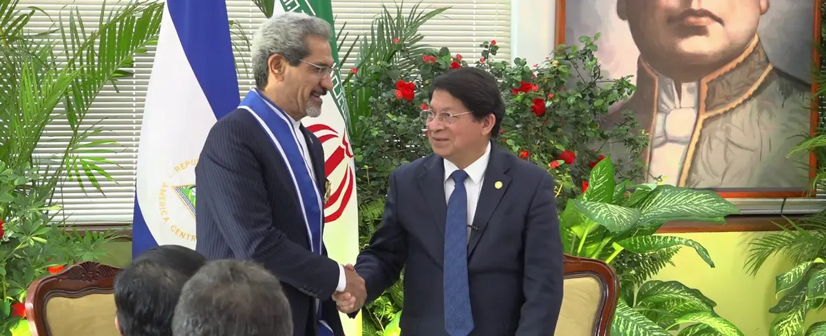Nicaragua condecora al embajador de Irán tras finalizar su labor diplomática