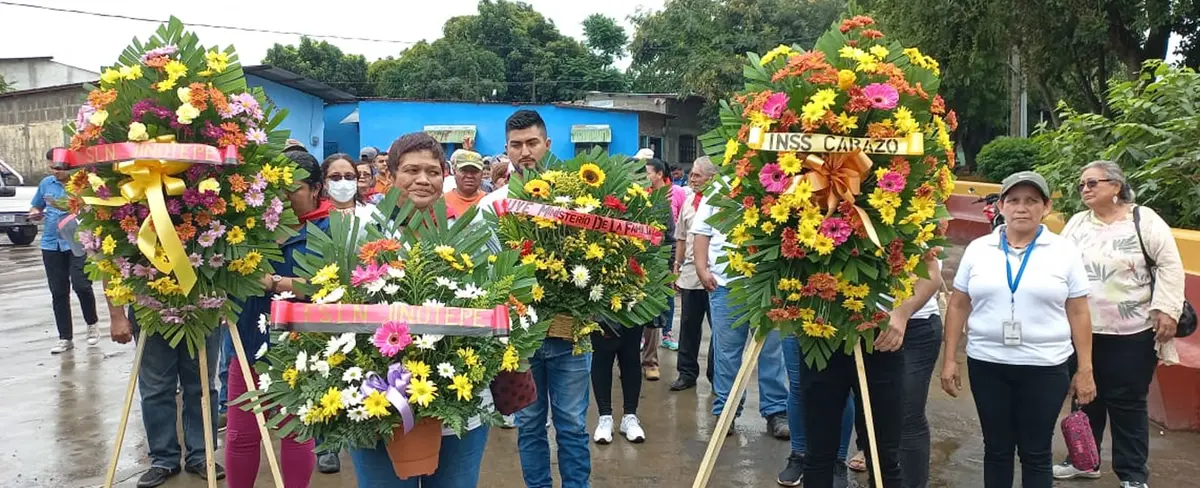 Carazo rinde homenaje a la "Chinita" Arlen Siu