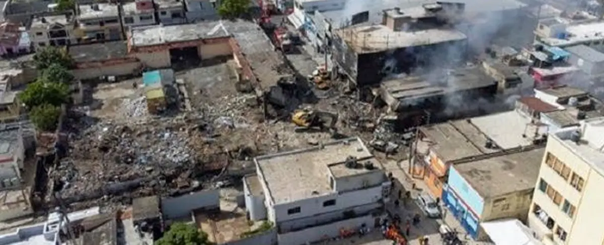 Suman 11 los muertos por explosión en República Dominicana