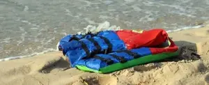 Reportan seis muertos tras naufragio en el canal de la Mancha