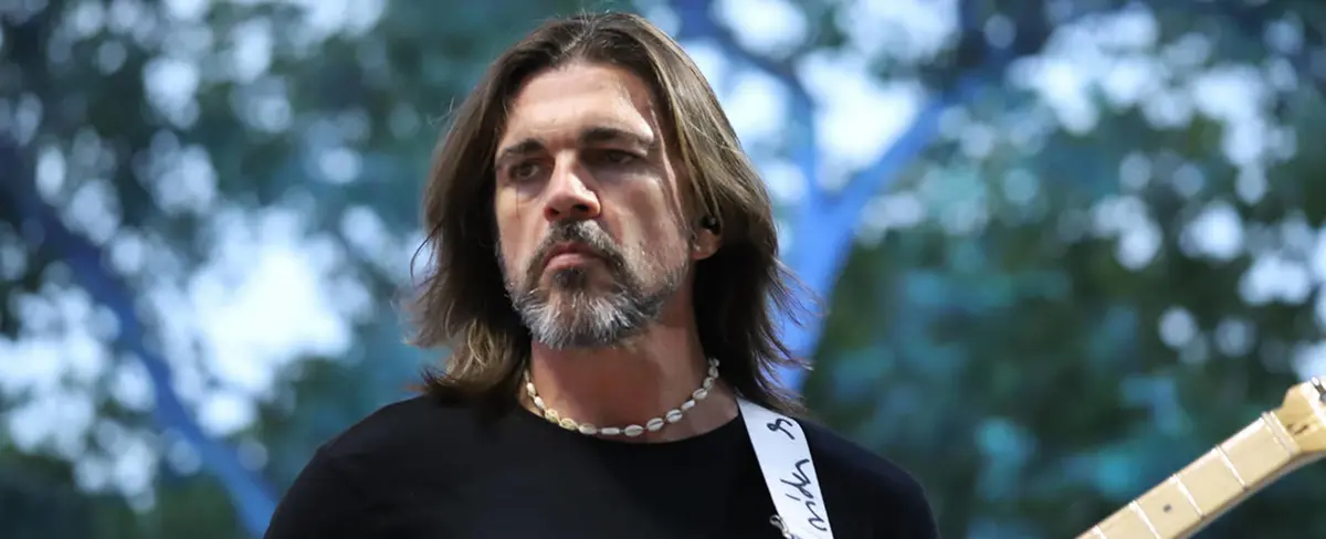 VIDEO: Juanes sorprende a sus fanáticos al cantar en la calle
