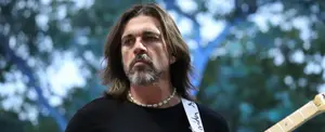 VIDEO: Juanes sorprende a sus fanáticos al cantar en la calle