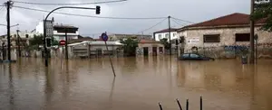 Despliegan helicópteros por inundaciones en Grecia
