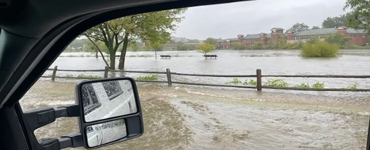 Declaran emergencia por inundaciones en Nueva York, EE.UU.