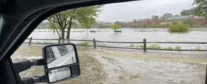 Declaran emergencia por inundaciones en Nueva York, EE.UU.