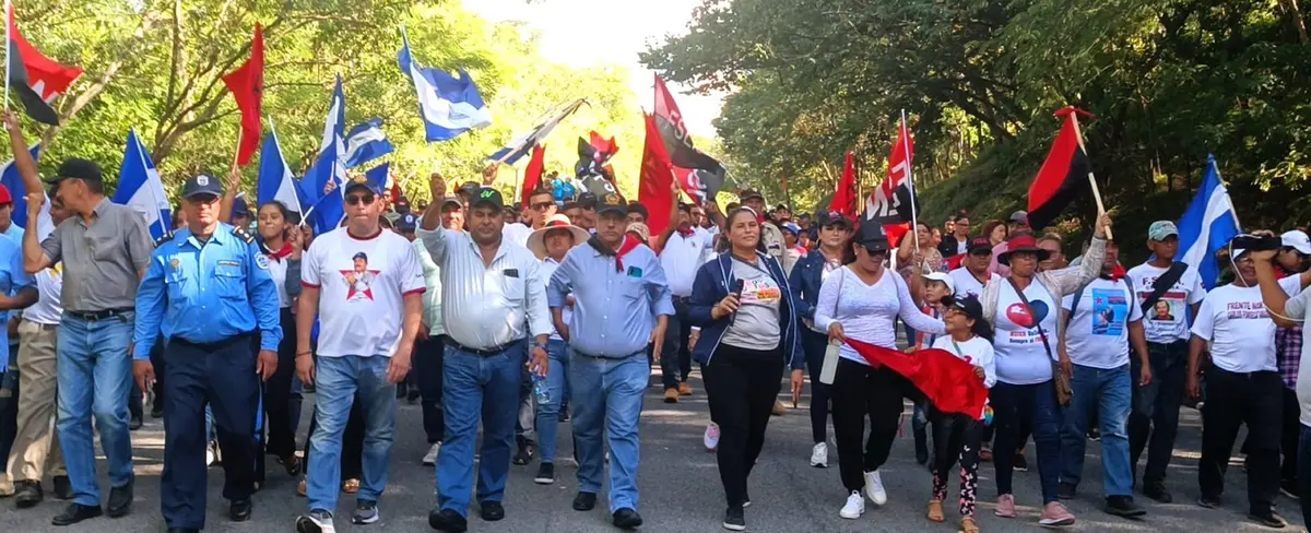 Militancia Sandinista de Ocotal camina hacia la Hacienda San Fabián