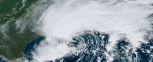 Tormenta tropical Ophelia se intensifica y avanza rumbo a EE.UU.