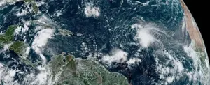 Tormenta Philippe se debilita mientras avanza por el Atlántico