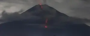 Volcán Semeru entra en erupción en Indonesia