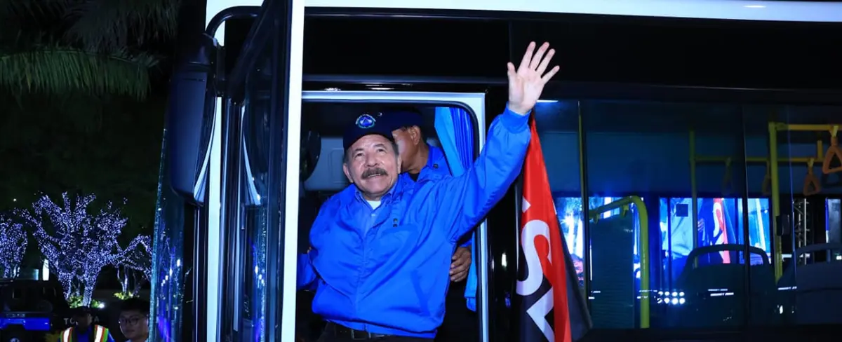 Daniel: estos no son los únicos, vendrán más buses de China