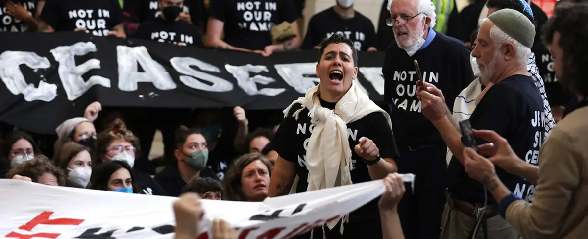 Manifestantes irrumpen en el Capitolio de EEUU exigiendo "alto el fuego" en Gaza