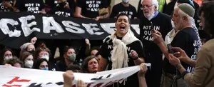 Manifestantes irrumpen en el Capitolio de EEUU exigiendo "alto el fuego" en Gaza