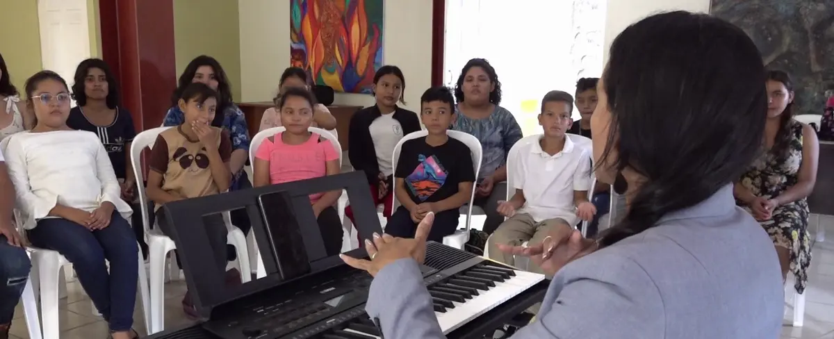 Coro estudiantil "Rubén Darío" hace música con los latidos del corazón
