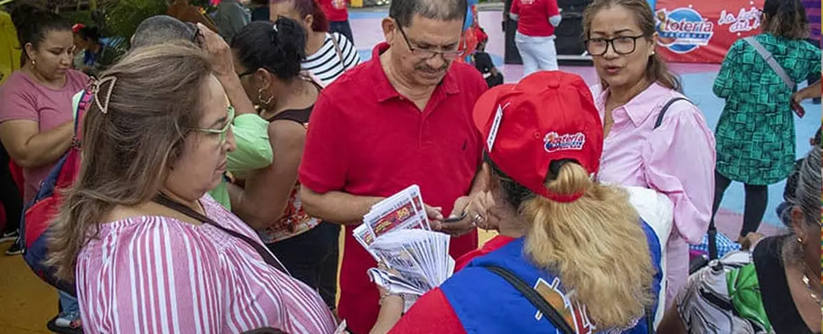 Gordo Navideño de la Lotería Nacional va por 50 millones