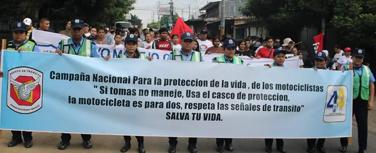 Policía Nacional realiza caminata "Motociclista Salvá Tu Vida"