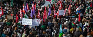 Multitudinaria protesta en solidaridad con el pueblo palestino en París