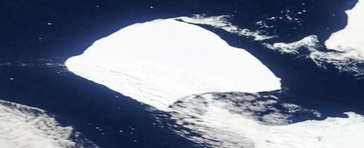 Iceberg más grande del mundo se desplaza después de tres décadas atascado