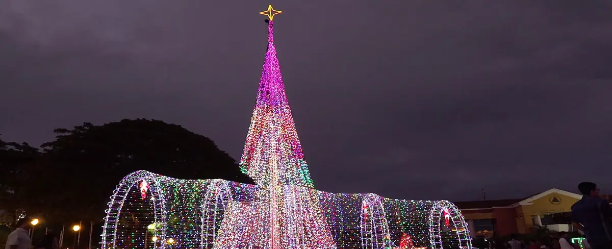 Managua adornada con luces y colores de la navidad