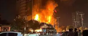 Pakistán reporta 11 muertos tras un incendio en centro comercial
