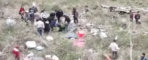 Bus cae por un barranco dejando 23 fallecidos y otro 6 heridos en Perú