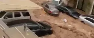 Lluvias torrenciales sin precedentes paralizan la ciudad Yeda en Arabia Saudita