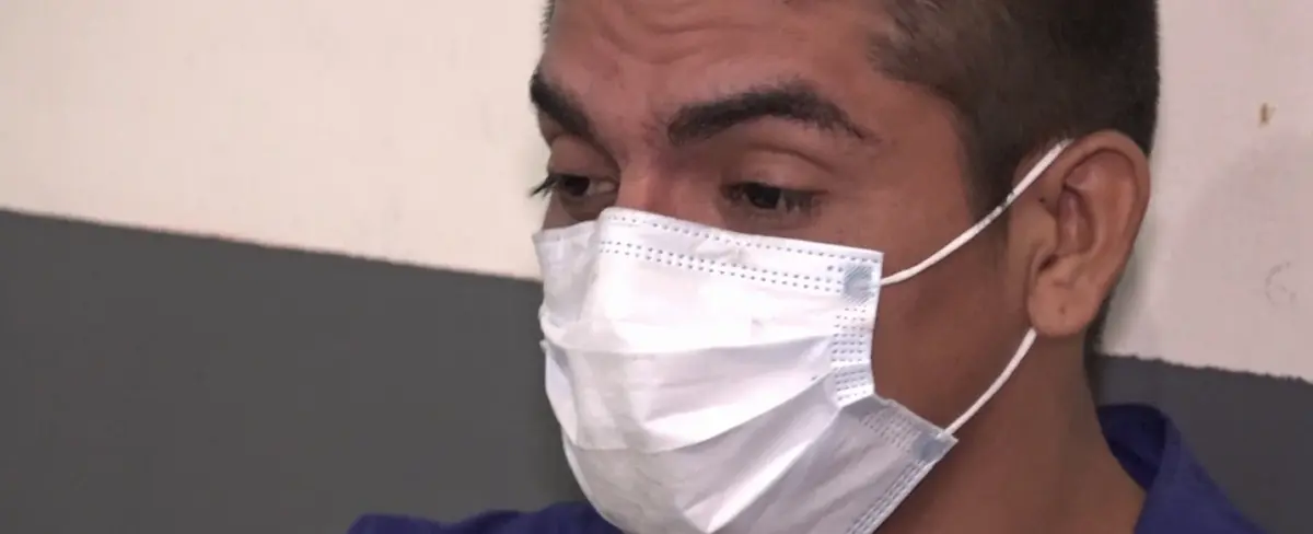Por culpa del alcohol un hermano termina en el cementerio y el otro en la cárcel