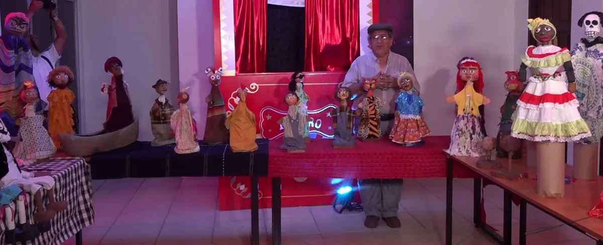 Jóvenes del curso de manipulacion de títeres presentan "El Retablillo de Don Cristóbal"