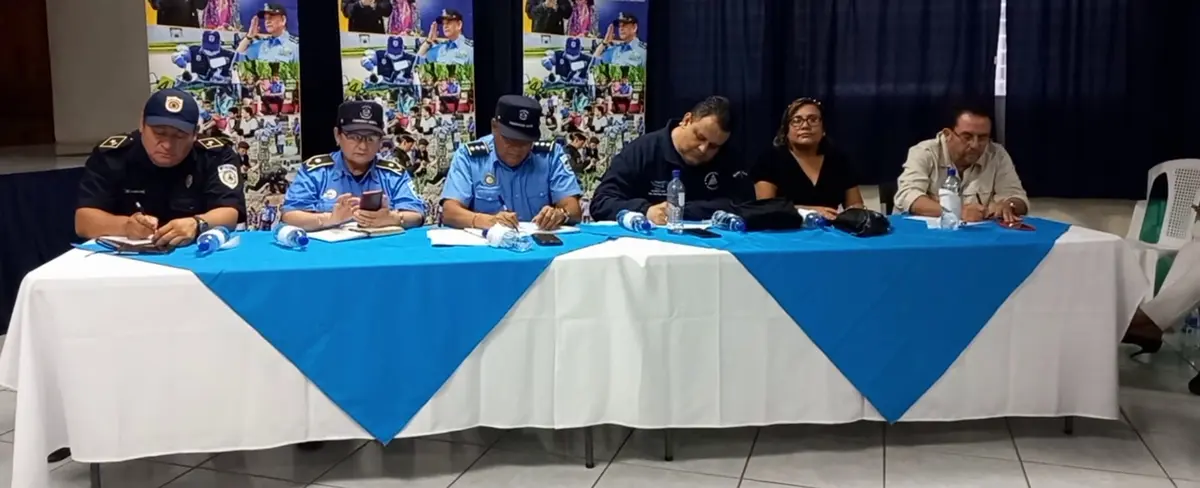 Carazo: familias participan en una asamblea de seguridad con la Policía