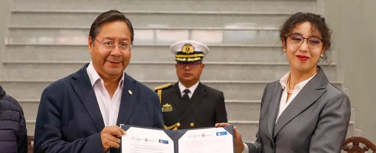 Bolivia y Rusia firman acuerdo para extracción directa de litio