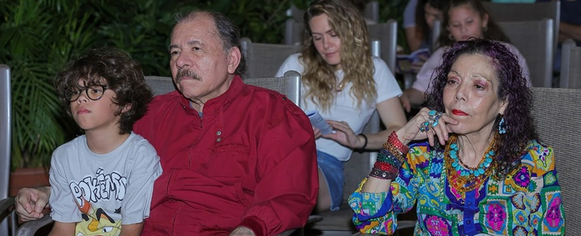 Presidente Daniel, Rosario y su familia celebran la purísima